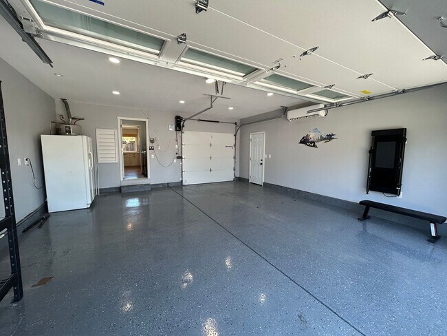 Building Photo - Lease this Elegant 4-Bedroom Danville Home...