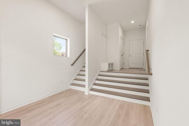Building Photo - 6230 Folly Ln