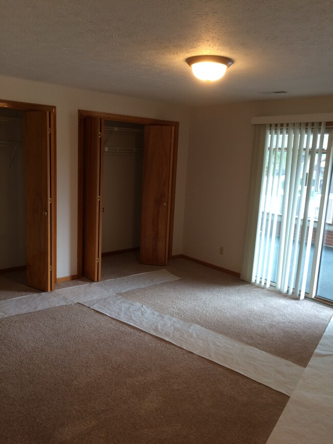 Master bedroom - 7065 Starcliff Ave NW