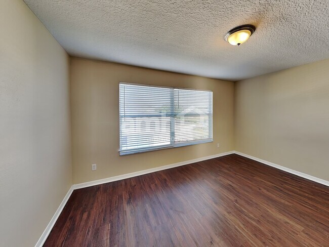 Building Photo - 6101 41st St E