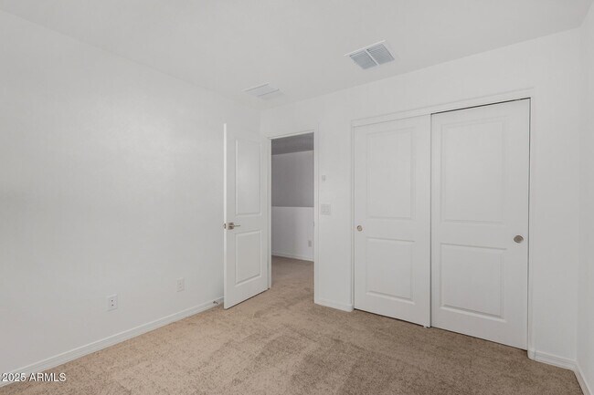 Building Photo - 14633 W Sand Hills Rd