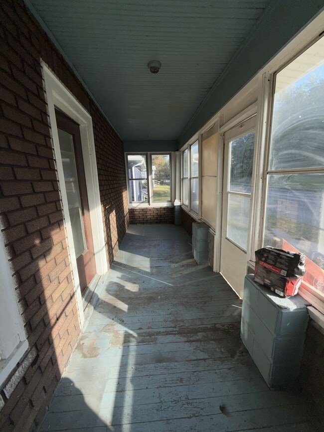 Building Photo - 1231 1/2-1409 1/2 18th Ave