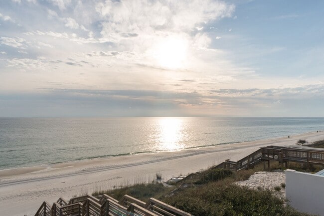 Building Photo - Beautiful 7-Bedroom Beachfront Home on 30A