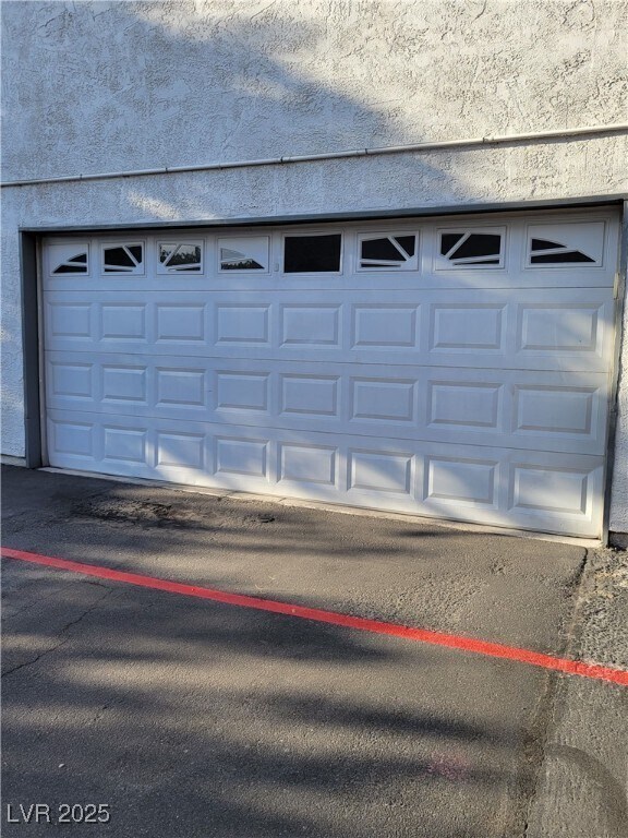 Building Photo - 925 Willow Tree Dr