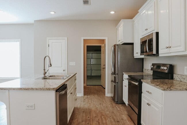 Building Photo - Family Home in Shelbi Place Available June 2026