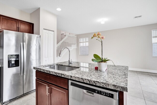 Building Photo - 4926 NW 48th Terrace