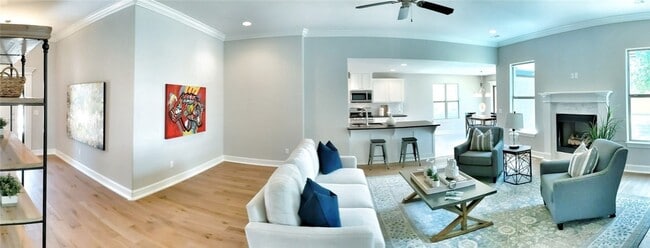 Building Photo - 3809 SW Mistletoe Ave