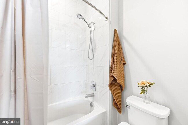 Building Photo - 145 Riverhaven Dr