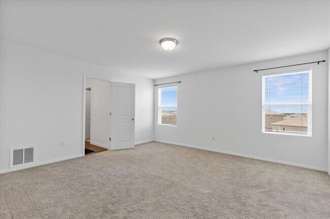Building Photo - 336 Wonderful Life Way