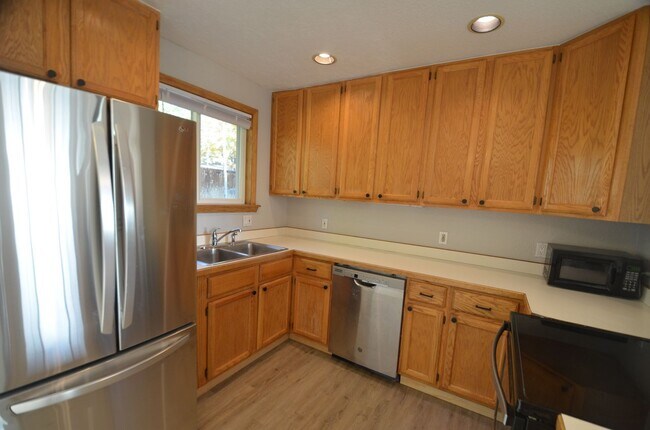 Building Photo - Fairplay home available Now- large fenced yard - Mountain views! Year lease!