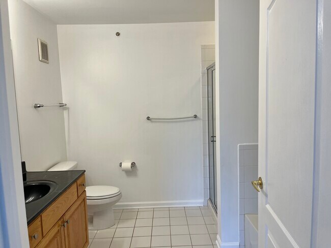 Building Photo - 733 Cedar Ct