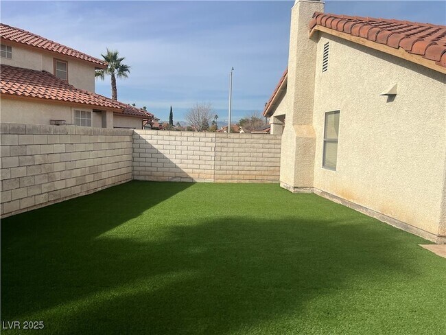 Building Photo - 368 Abbington St