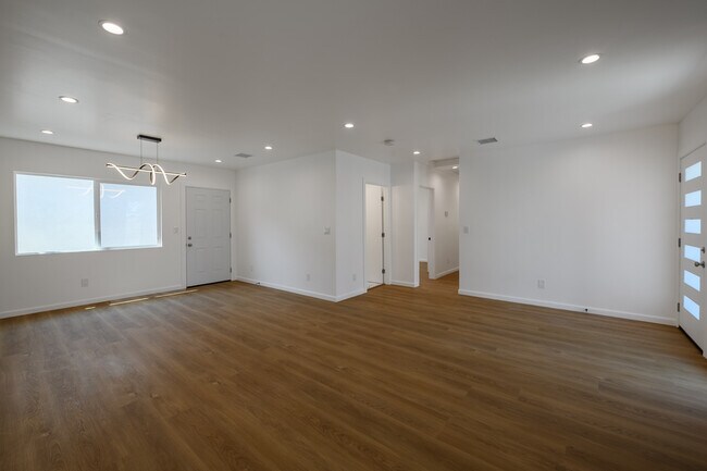 Building Photo - 6557 Darwell Ave