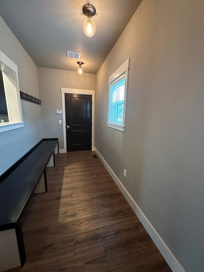 Building Photo - 4 Bedroom, 3 1/2 Bathroom House in Josephine Crossing Subdivision