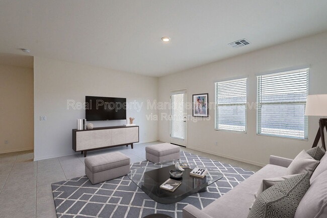 Building Photo - 6532 W Magdalena Ln