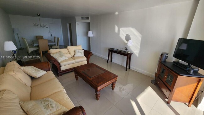 Building Photo - 18151 NE 31st Ct