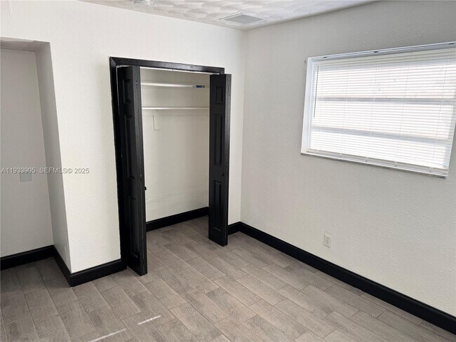 Building Photo - 17205 SW 109th Ct