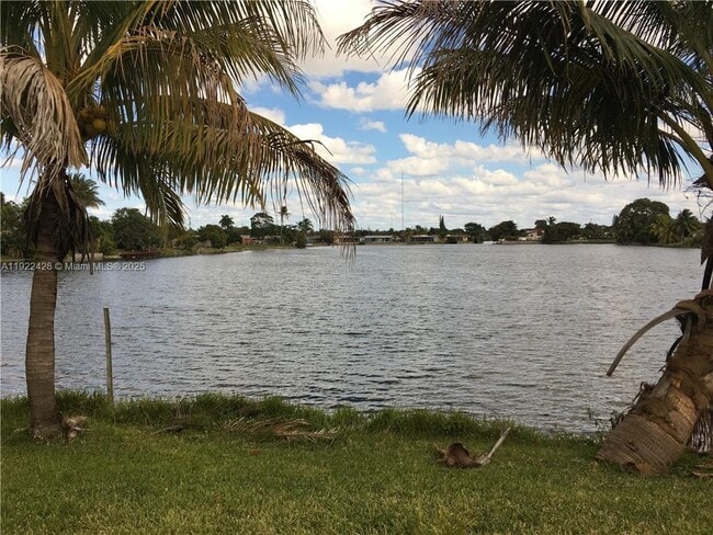 Building Photo - 3705 SW 68th Ave