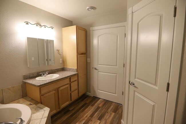 Building Photo - 810 Pinyon PL