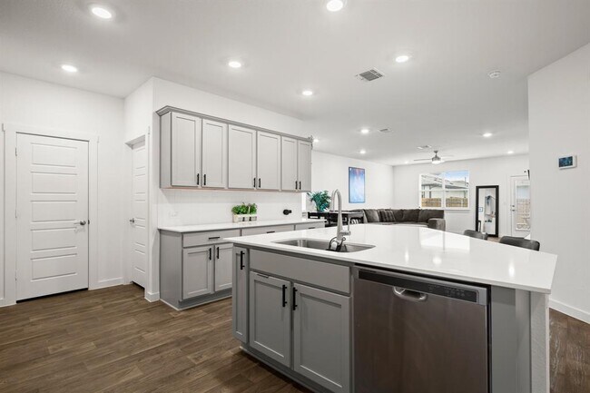 Building Photo - 3024 Egan Dr