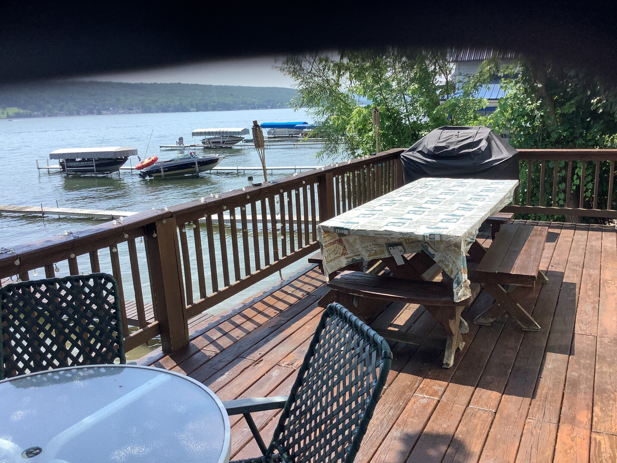 Building Photo - 5077 W Lake Rd