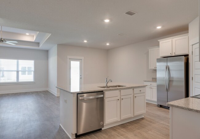 Building Photo - 5733 Danbury Blvd