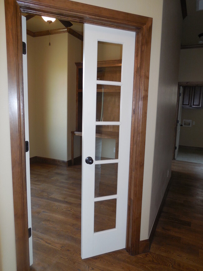 Building Photo - Two Bedroom, Two Bathroom w Study Home  in...
