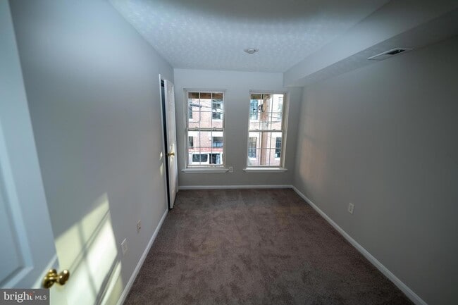 Building Photo - 1119 Race St