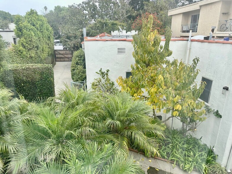 Building Photo - 810 7th St