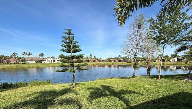 Building Photo - 585 Grand Canal Dr