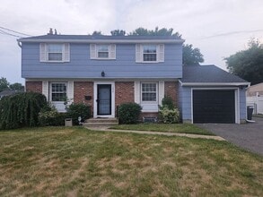 Building Photo - 206 Stevenson Ave