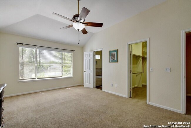 Building Photo - Braun and 1604 Area in Greenbriar gated community