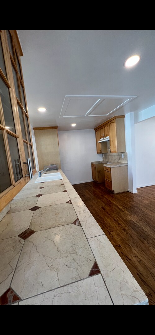 Building Photo - 3958 Normandie Ave