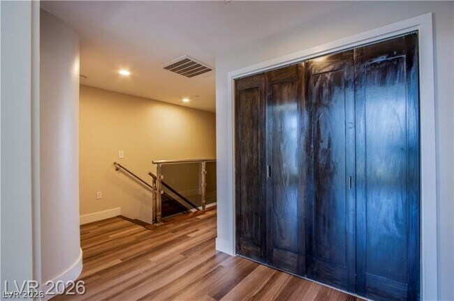 Building Photo - 8925 W Flamingo Rd