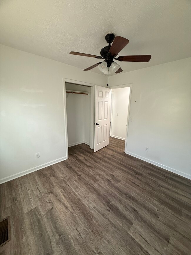 Building Photo - 3 Bedrooms House, Rockingham County