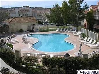 Building Photo - Updated Canyon Country Condo in Gated Community