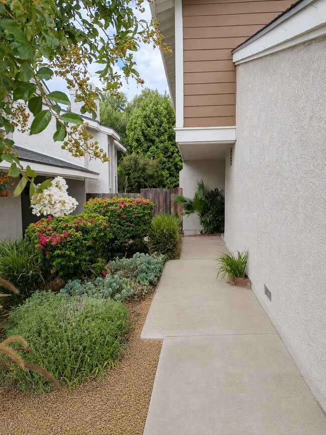 Building Photo - 3727 Mesa Oak Ln
