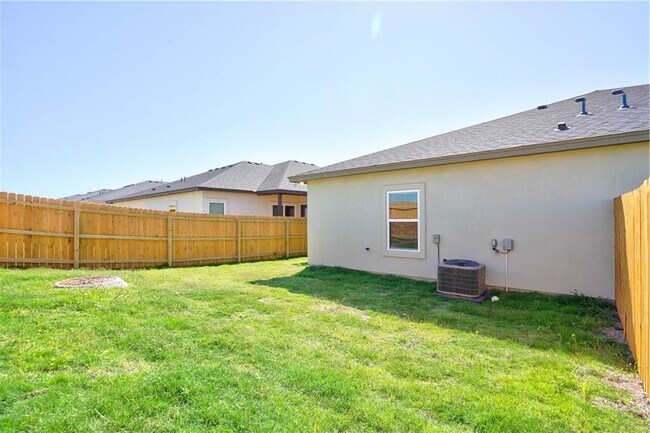 Building Photo - 381 County Rd 306