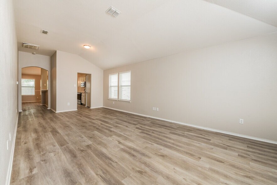 Building Photo - 5412 Beaver Ridge Dr