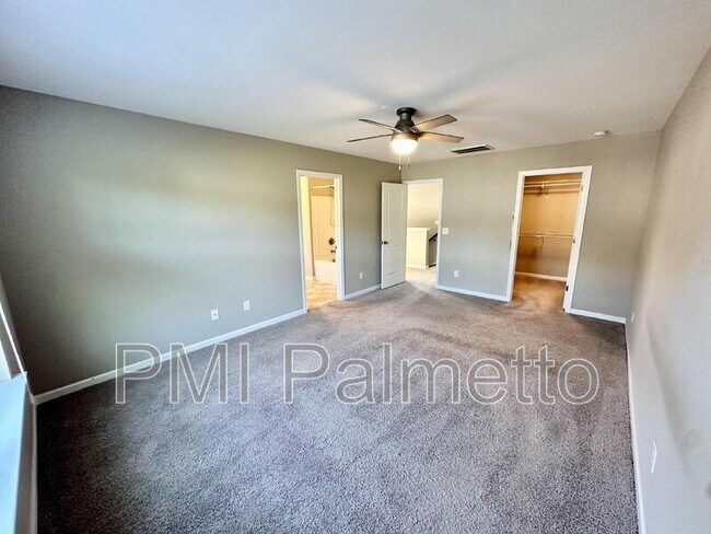 Building Photo - 117 Weeping Oak Ln