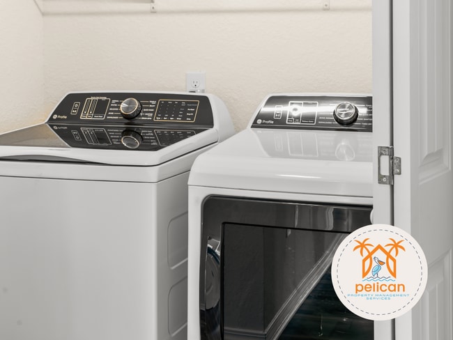 Building Photo - Move-In Ready Home in a Desirable Community