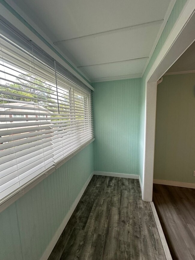 Building Photo - 190 Rogers Rd