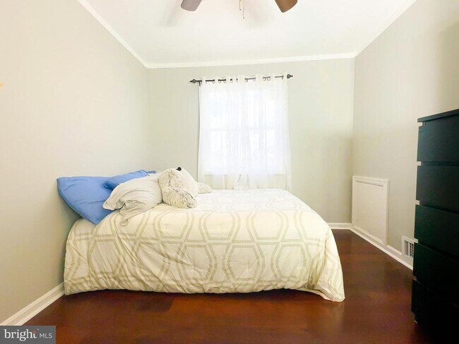 Building Photo - 532 Foxhall Pl SE