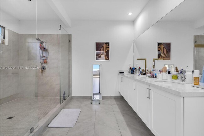 Building Photo - 4363 NW 81st Ave