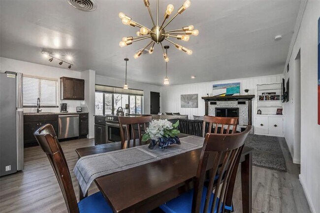 Building Photo - Fully Furnished Home in Putnam Heights + All Appliances