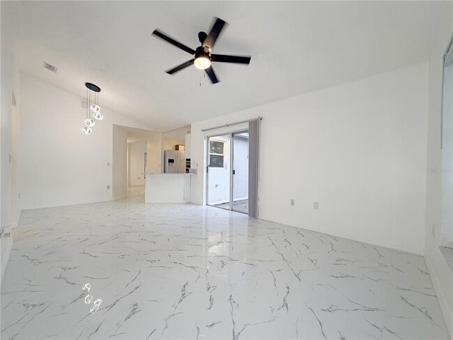 Building Photo - 1820 Hallcrest Dr