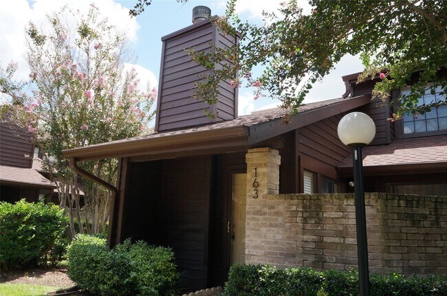 Building Photo - 2611 Grants Lake Blvd