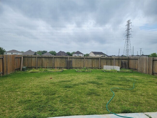 Building Photo - 20135 Linden Spruce Ln