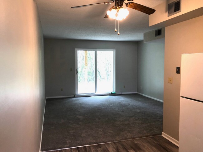 Building Photo - 1730 NW Pine Rd