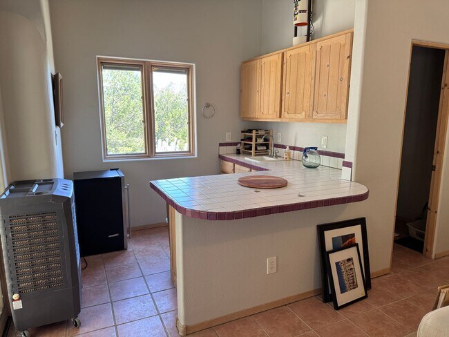 Building Photo - 3 Bedroom, 2.5 Bathroom Home in Tijeras, NM